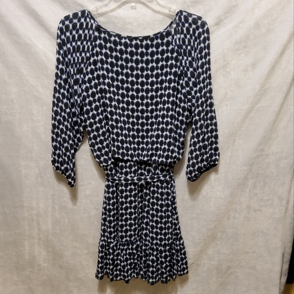 ACCLAIMED BLACK AND WHITE GEOMETRIC PRINT CIRCLE 3/4 SLEEVES SIZE L - Picture 2 of 7